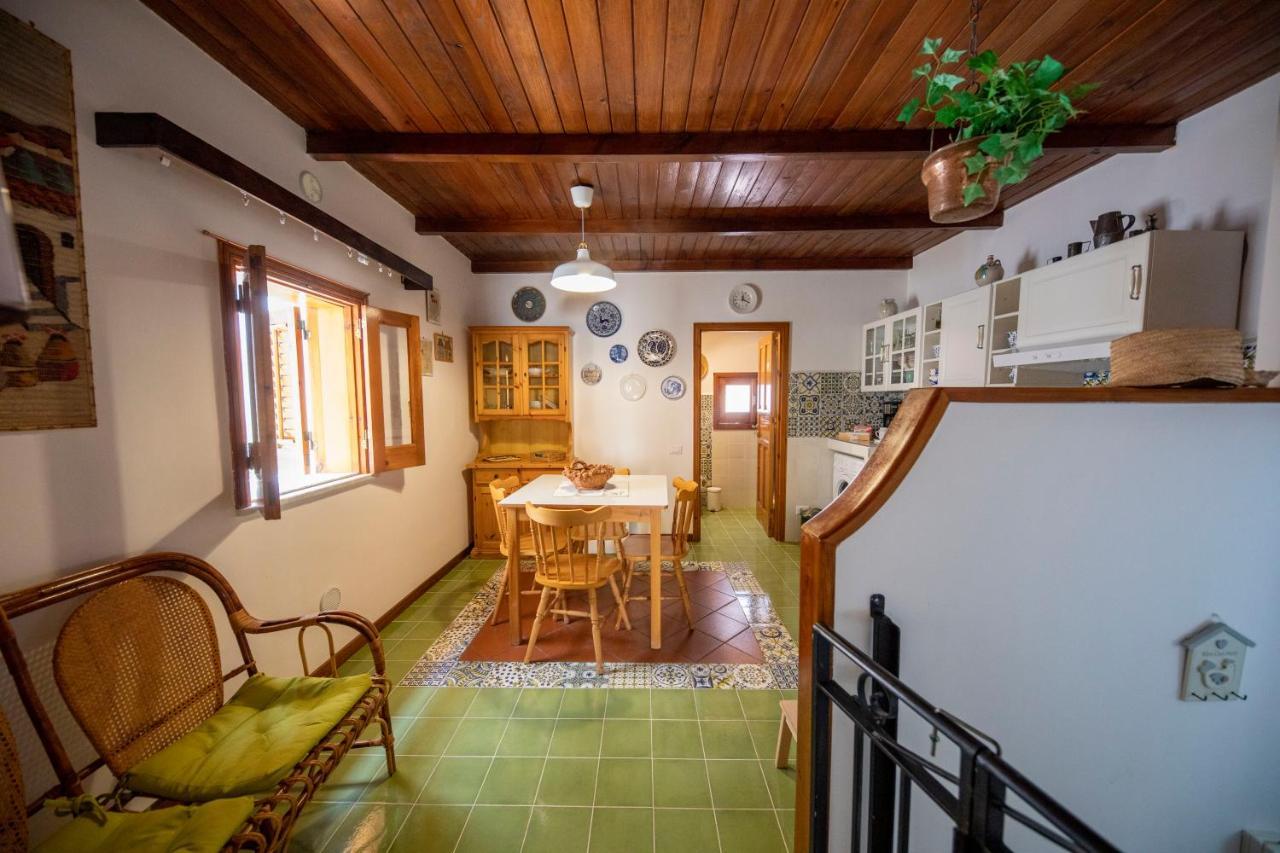 Familyholidays La Finestra Di Fronte Cefalu Exterior photo