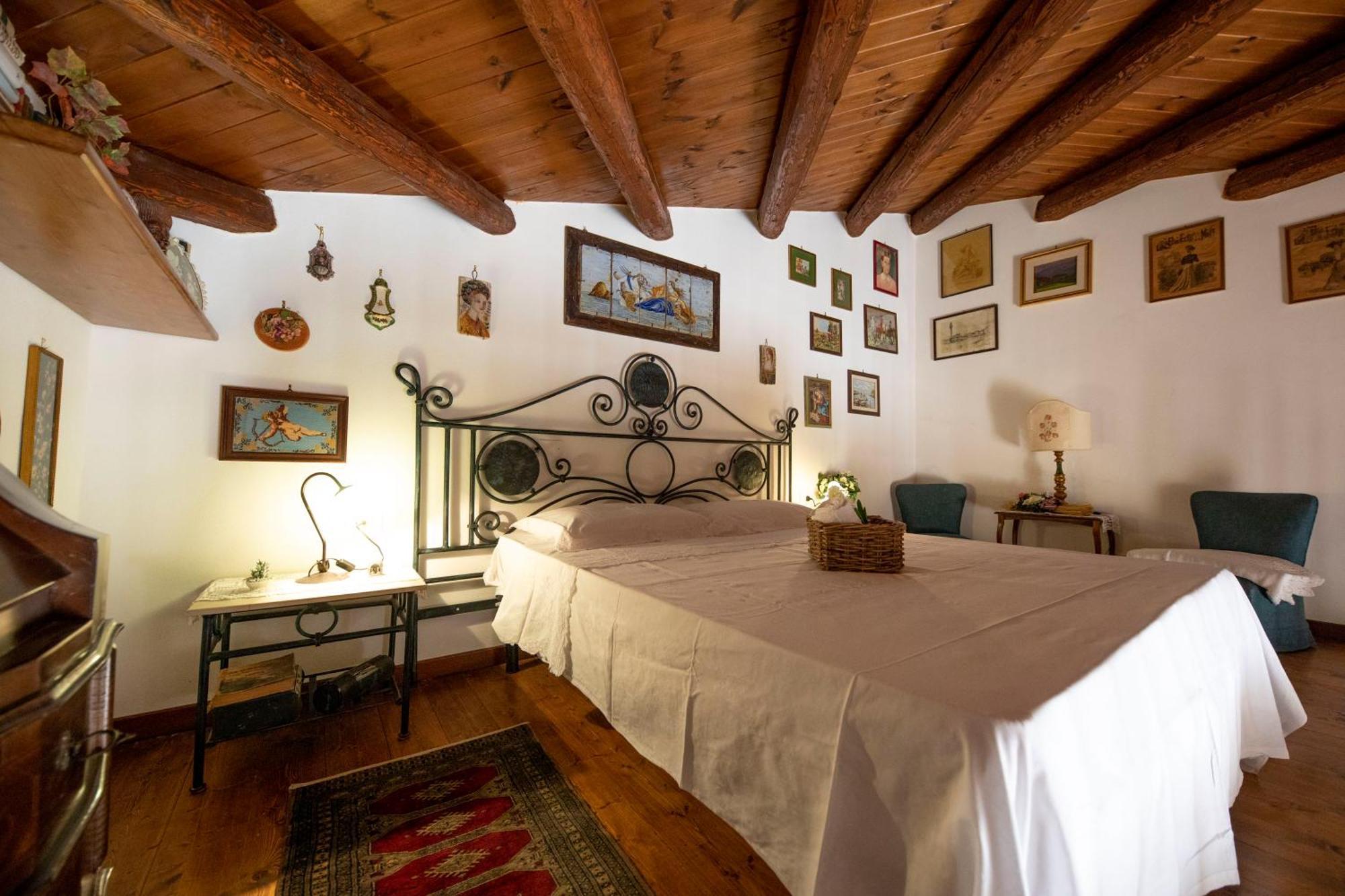 Familyholidays La Finestra Di Fronte Cefalu Exterior photo